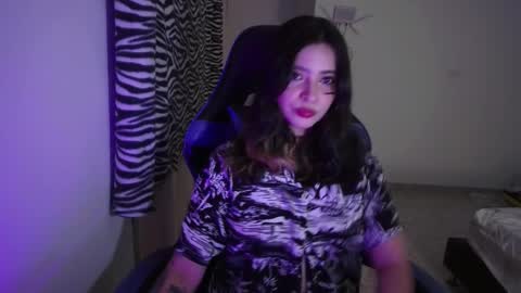 Snapshot of annacrow chatting on October 3, 3:04 am Anna online show from October 3, 3:04 am