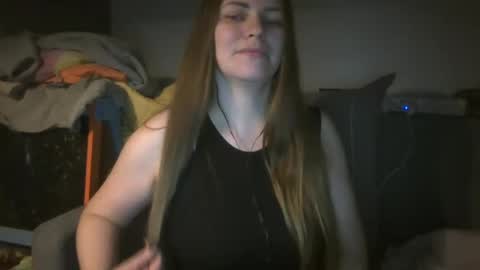 annadiamond1 online show from December 3, 9:39 pm
