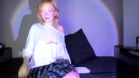 Anna and Lucas online show from August 3, 7:09 pm