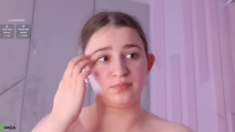 annanoir online show from March 27, 8:26 am