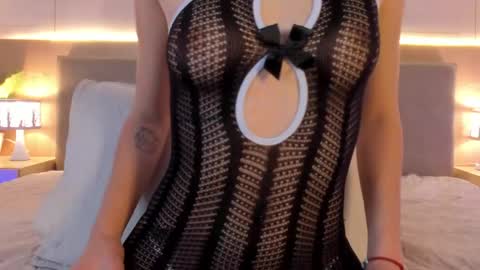 anne_millerr online show from May 7, 11:39 am