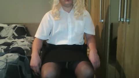 Anne Best online show from December 1, 8:51 pm