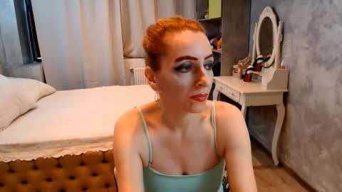 annedevrim online show from November 18, 7:00 am