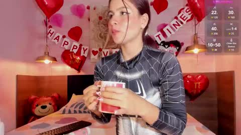 Snapshot of annedixie chatting on February 15, 12:22 pm Anne online show from February 15, 12:22 pm