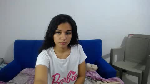 anni_horny69 online show from May 12, 8:45 am