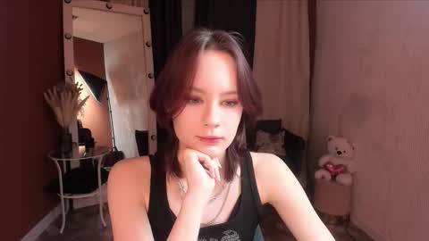 Anni online show from December 3, 1:01 pm