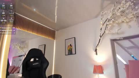 Annie  online show from October 18, 2:10 pm