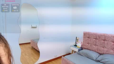 Annie Bonnie   online show from February 25, 11:58 am