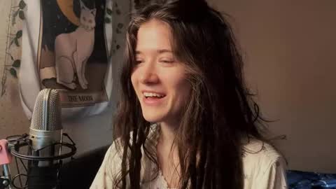 Annie online show from October 7, 10:55 am