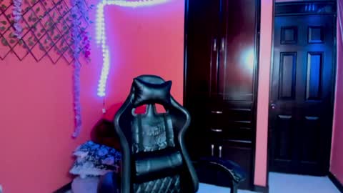 Annie online show from February 6, 1:16 am