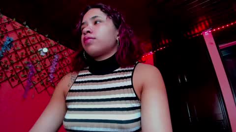 Annie online show from December 4, 10:57 pm