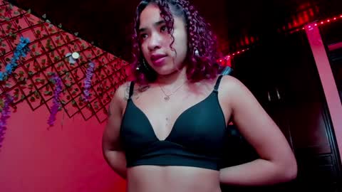 Annie online show from December 6, 5:25 am