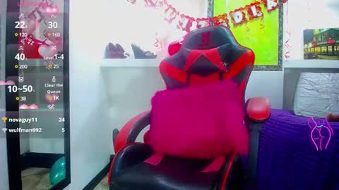 Snapshot of anniee_x chatting on February 20, 3:52 pm Anniee online show from February 20, 3:52 pm
