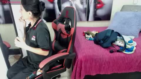 Snapshot of anniee_x chatting on March 4, 12:44 pm Anniee online show from March 4, 12:44 pm