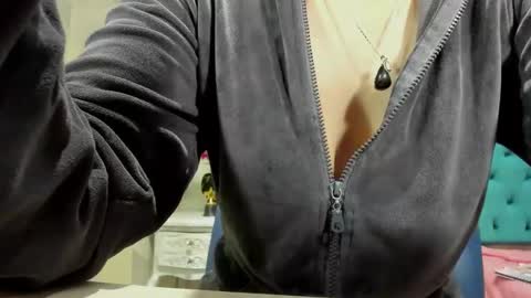 Annie online show from November 10, 4:32 pm