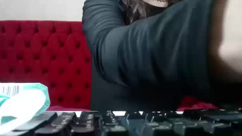 Annie online show from October 20, 5:07 pm