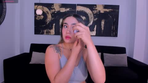 Annie Monroe online show from November 11, 11:45 am