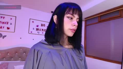 Snapshot of annienasty chatting on March 3, 9:33 am Annie online show from March 3, 9:33 am