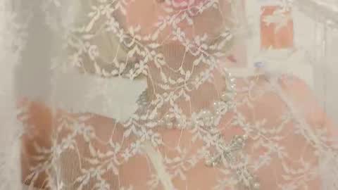 annietinky online show from November 5, 5:09 am