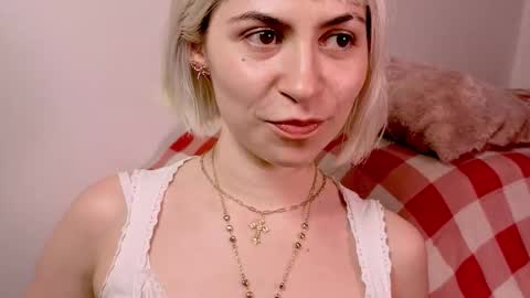 annietinky online show from November 20, 1:26 am