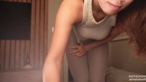 Anna online show from December 22, 2:57 pm