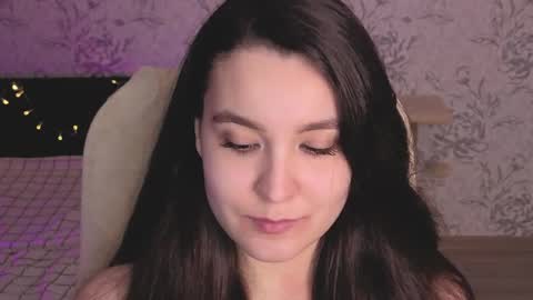 Annie online show from April 4, 3:13 am