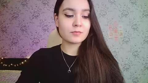 Annie online show from October 11, 8:45 pm