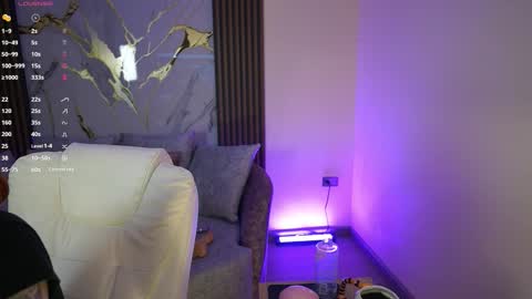 Ana online show from October 22, 1:02 pm