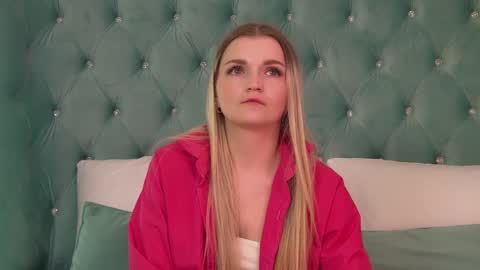 annyraii online show from February 2, 6:21 am