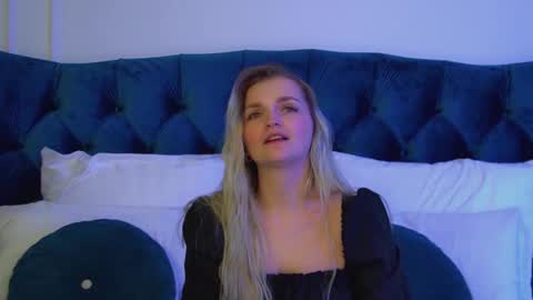 annyraii online show from February 26, 6:22 pm