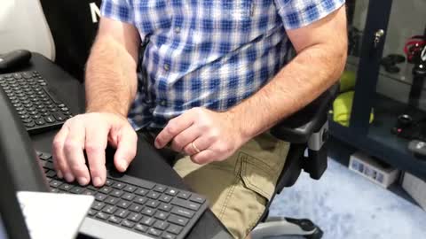 D online show from October 22, 1:02 pm