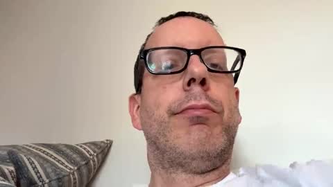 anonymousfrederick76 online show from May 17, 7:45 pm