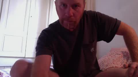 Snapshot of ant1rooxo chatting on October 19, 2:55 pm anton online show from October 19, 2:55 pm