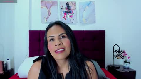 Anthonelaa   online show from November 18, 8:01 pm