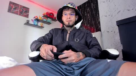 Anthony and Nick online show from October 1, 12:59 pm