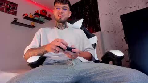 Anthony and Nick online show from September 18, 5:17 pm