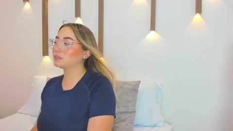 A N T O N E L L A  online show from March 10, 12:28 pm