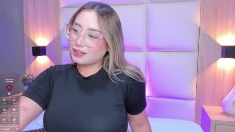 A N T O N E L L A  online show from October 24, 2:40 pm