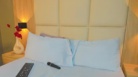 A N T O N E L L A  online show from March 12, 12:20 pm