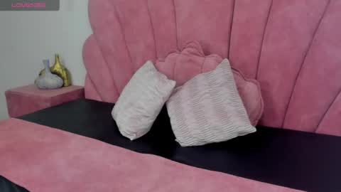 antonella_foxxxx online show from June 8, 11:44 am