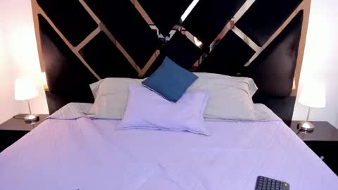 My name is Andrea  thumb up me please its important online show from March 11, 4:40 pm