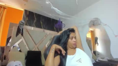 AntonellaTawer online show from October 28, 7:04 pm