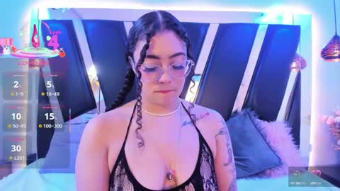 A N T O N E L L E  online show from October 8, 11:38 am