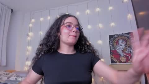 Snapshot of antoniart_ chatting on March 5, 4:13 am Antonia online show from March 5, 4:13 am