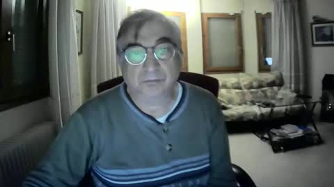 Snapshot of antonio2605 chatting on December 20, 4:09 am Antonio online show from December 20, 4:09 am