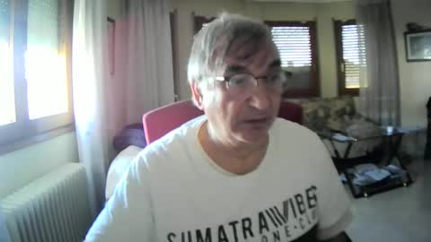 Snapshot of antonio2605 chatting on December 6, 11:06 am Antonio online show from December 6, 11:06 am