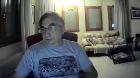 Snapshot of antonio2605 chatting on December 24, 10:17 pm Antonio online show from December 24, 10:17 pm