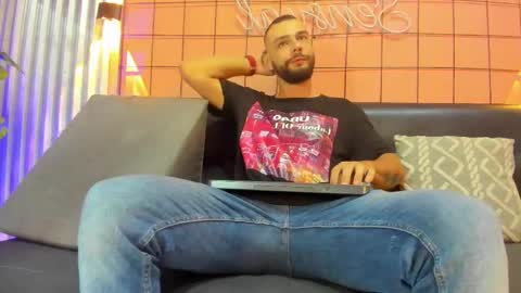 Snapshot of antony_bigdick_ chatting on February 16, 1:03 am Juan Camilo online show from February 16, 1:03 am