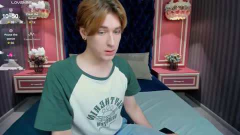 YummyTony online show from November 14, 8:33 pm