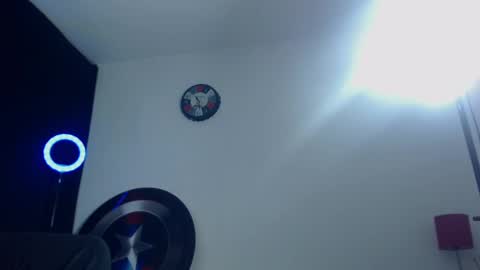 Instagram miguelangel1802  online show from February 22, 10:31 pm